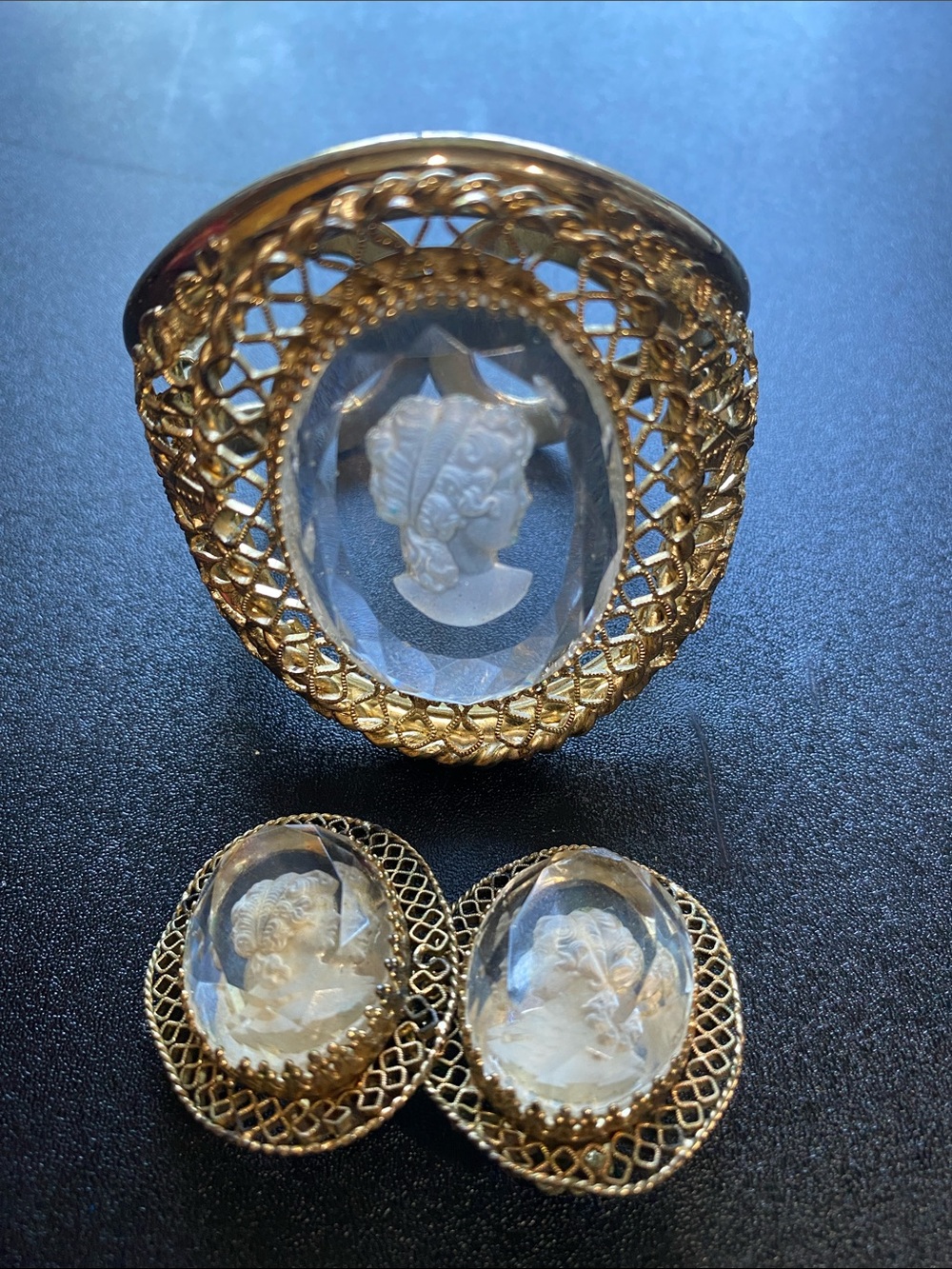 Vintage Whiting & Davis Gold Cameo Filigree Brooch and Earrings Set - Picture 5 of 6